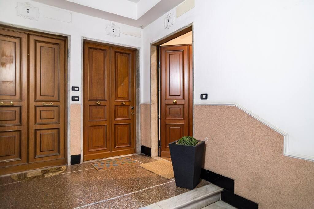 ジェノヴァLily'S - Near Harbor And Downtown With Terrace - Italy Flat Vacationアパートメント エクステリア 写真